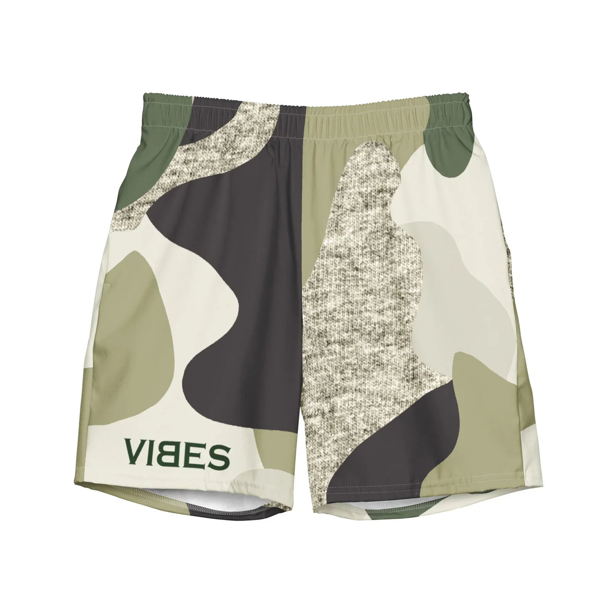 CREWILD Badeshorts mit Camouflage-Muster in Beige- und Grüntönen und VIBES-Schriftzug