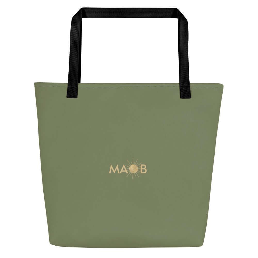 Olivegrüne MAOB Tragetasche von CREWILD mit goldenem Logo und schwarzen Tragegriffen