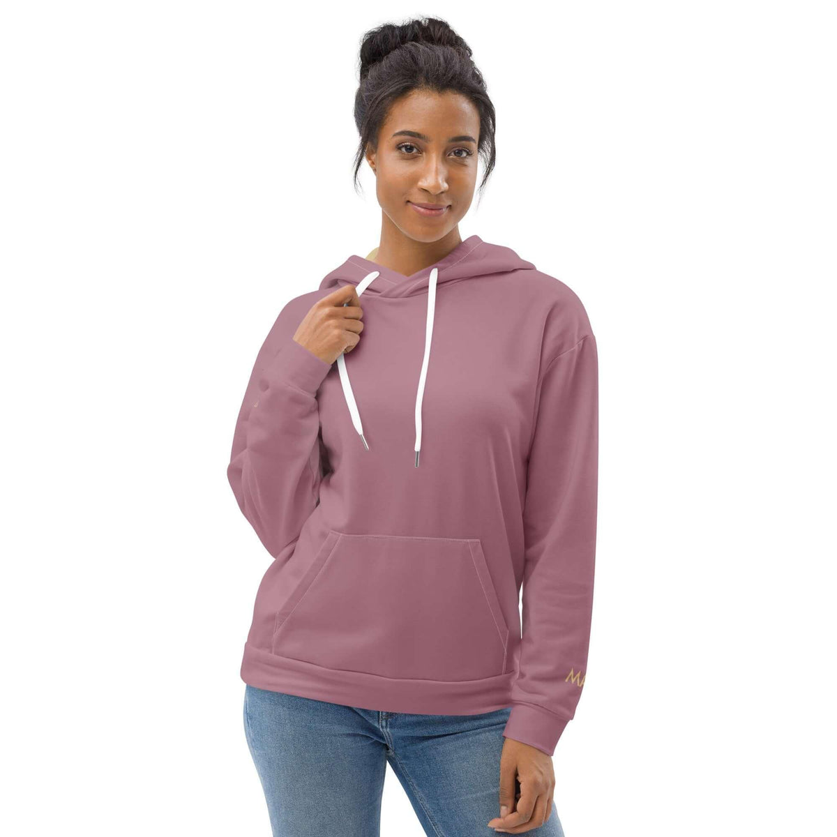 Frau trägt einen altrosa CREWILD MAOB Hoodie in der Farbe LUFT.