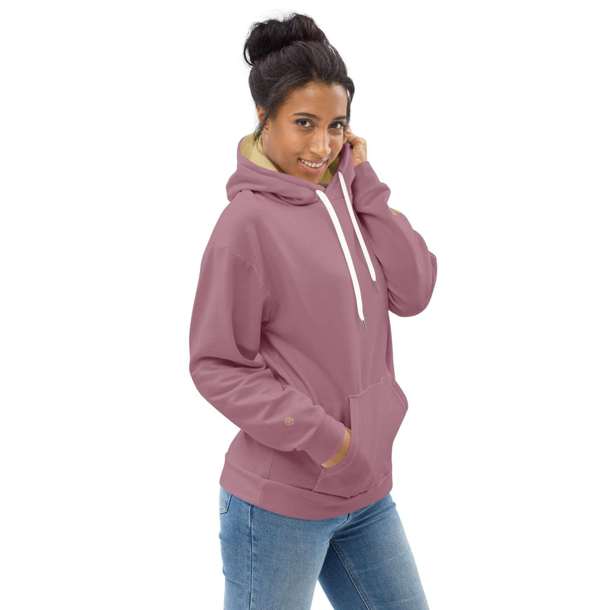 Frau in einem altrosa CREWILD MAOB Hoodie LUFT für Damen