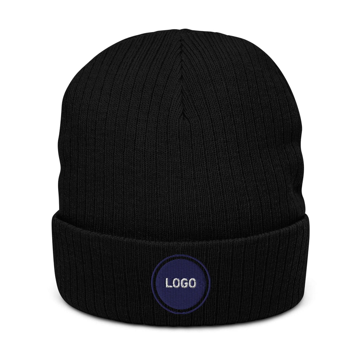 Schwarze Beanie-Mütze mit personalisierbarem Logo-Patch auf dem Umschlag