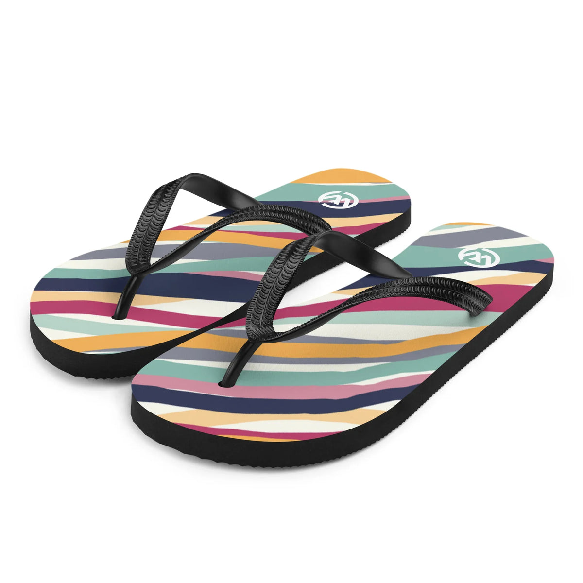 Bunte CREWILD Flip-Flops mit mehrfarbigem Streifendesign und schwarzen Riemen.