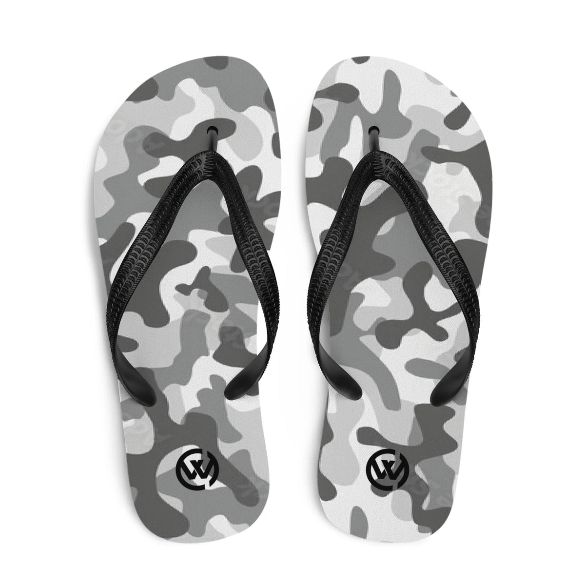 Ein Paar CREWILD Flip-Flops mit grauem Camouflage-Muster und schwarzen Riemen.