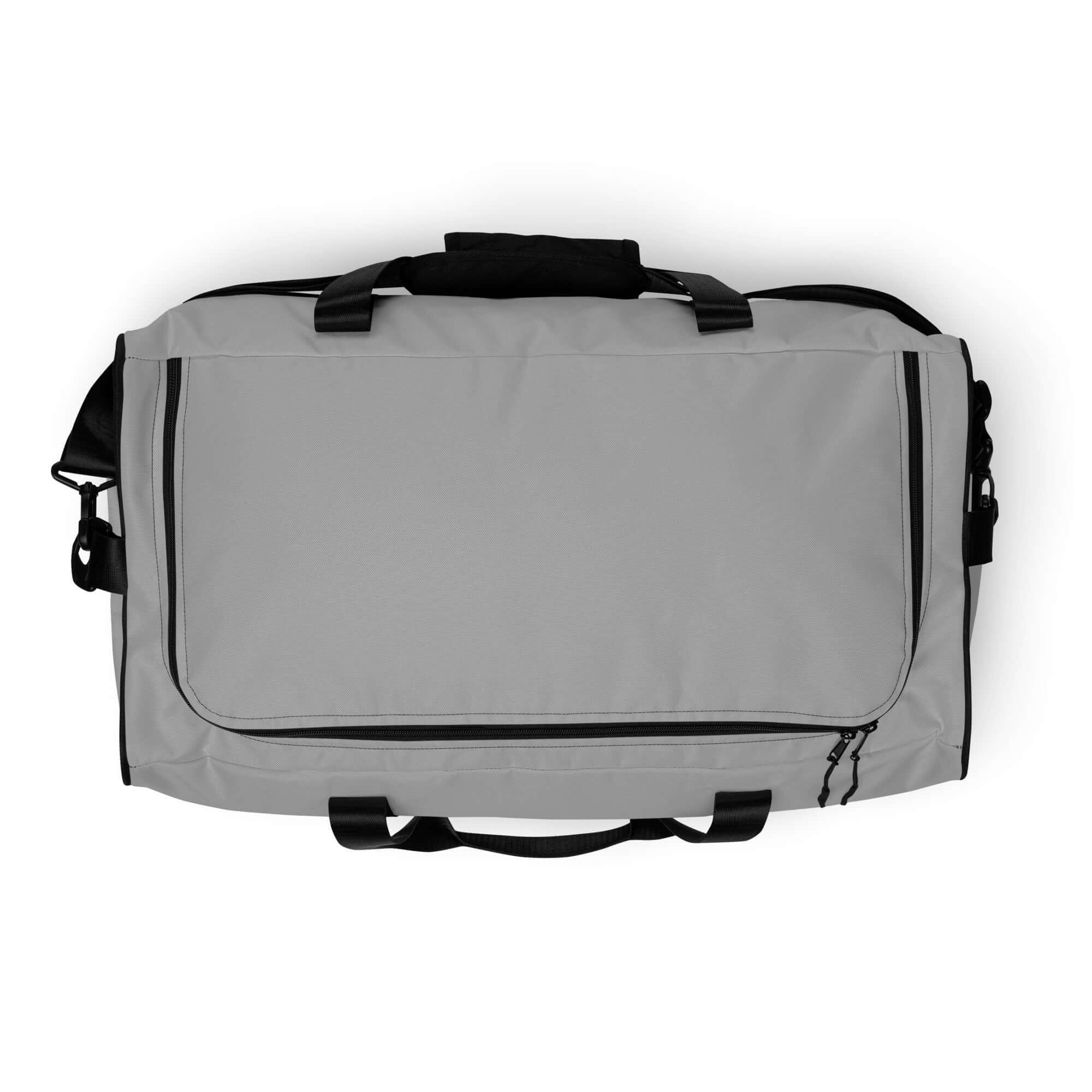 Weiße Duffle Bag aus Stoff mit schwarzen Trägern und Reißverschlüssen, flach liegend
