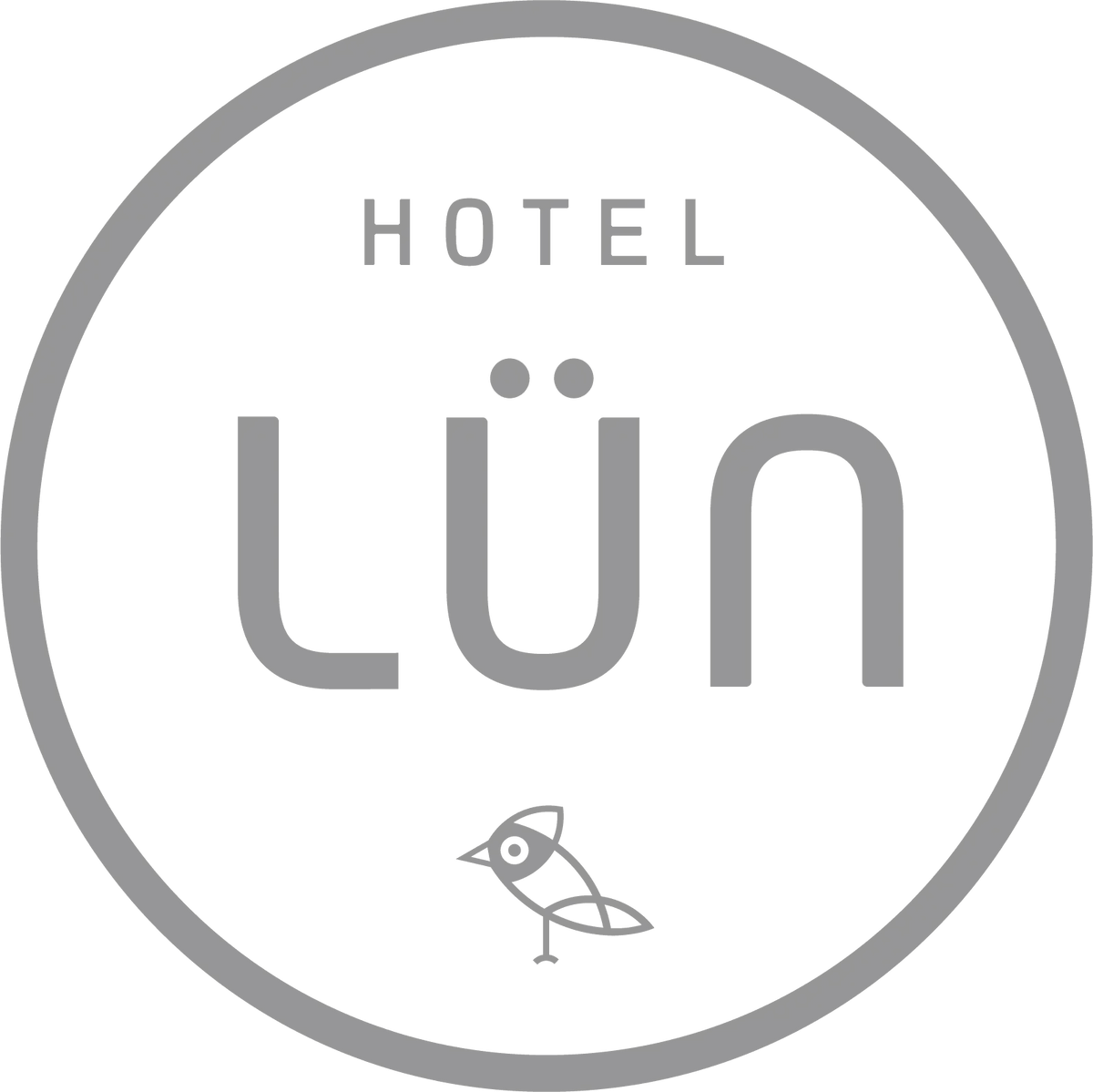 Logo Hotel Lün grau mit Vogel-Symbol auf grünem Hintergrund, modernes Design