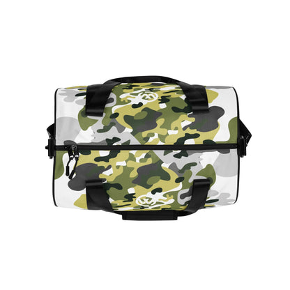 CREWILD Sporttasche mit grau-grünem Camouflage-Muster und schwarzen Tragegriffen