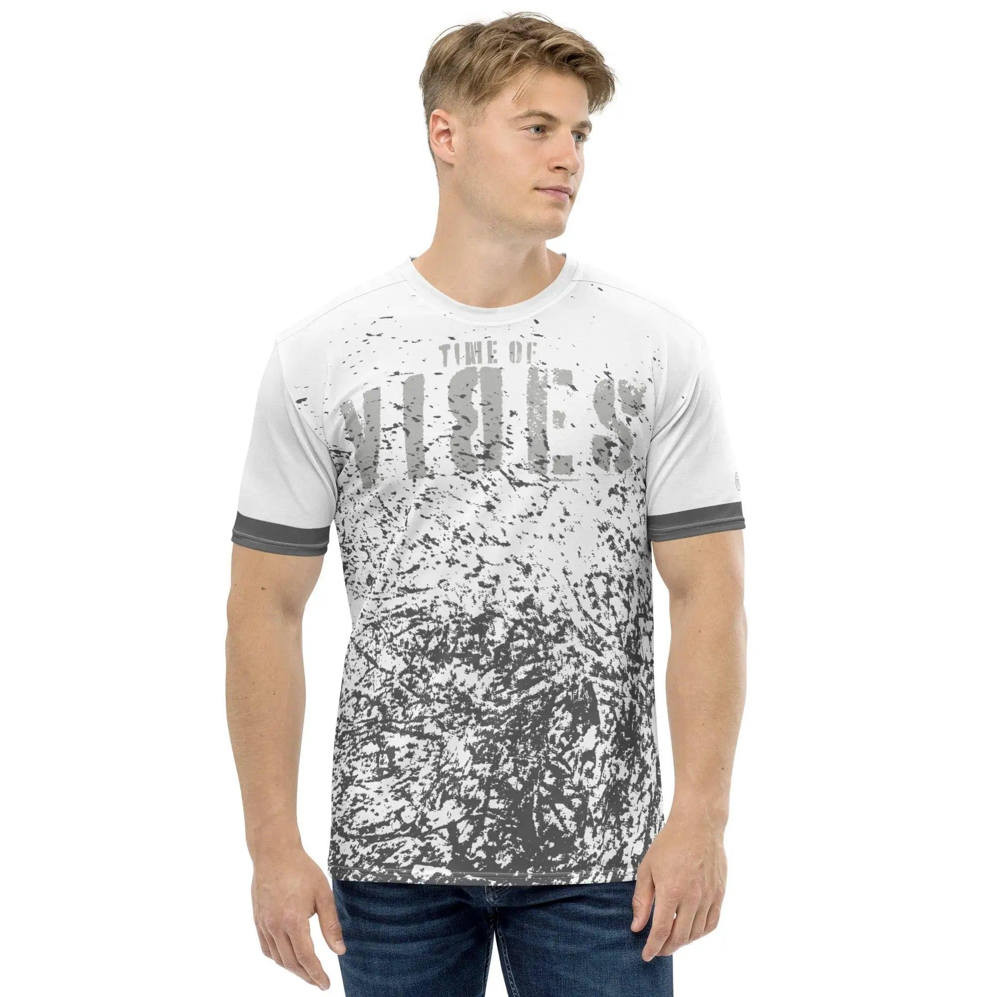All-over-print Herren T-Shirt weiß mit grauem Sprenkelmuster und TIME OF MOSES Aufdruck