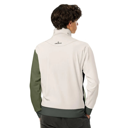 Rückansicht der CREWILD Unisex Jacke in Creme und Grün