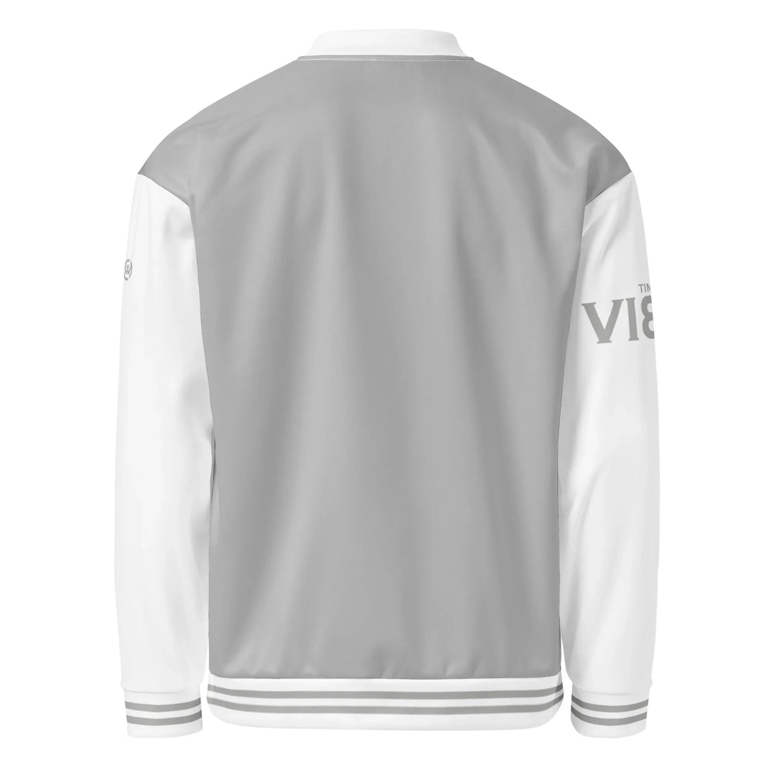 Rückansicht der CREWILD Collegejacke in Silbergrau und Weiß für Unisex.
