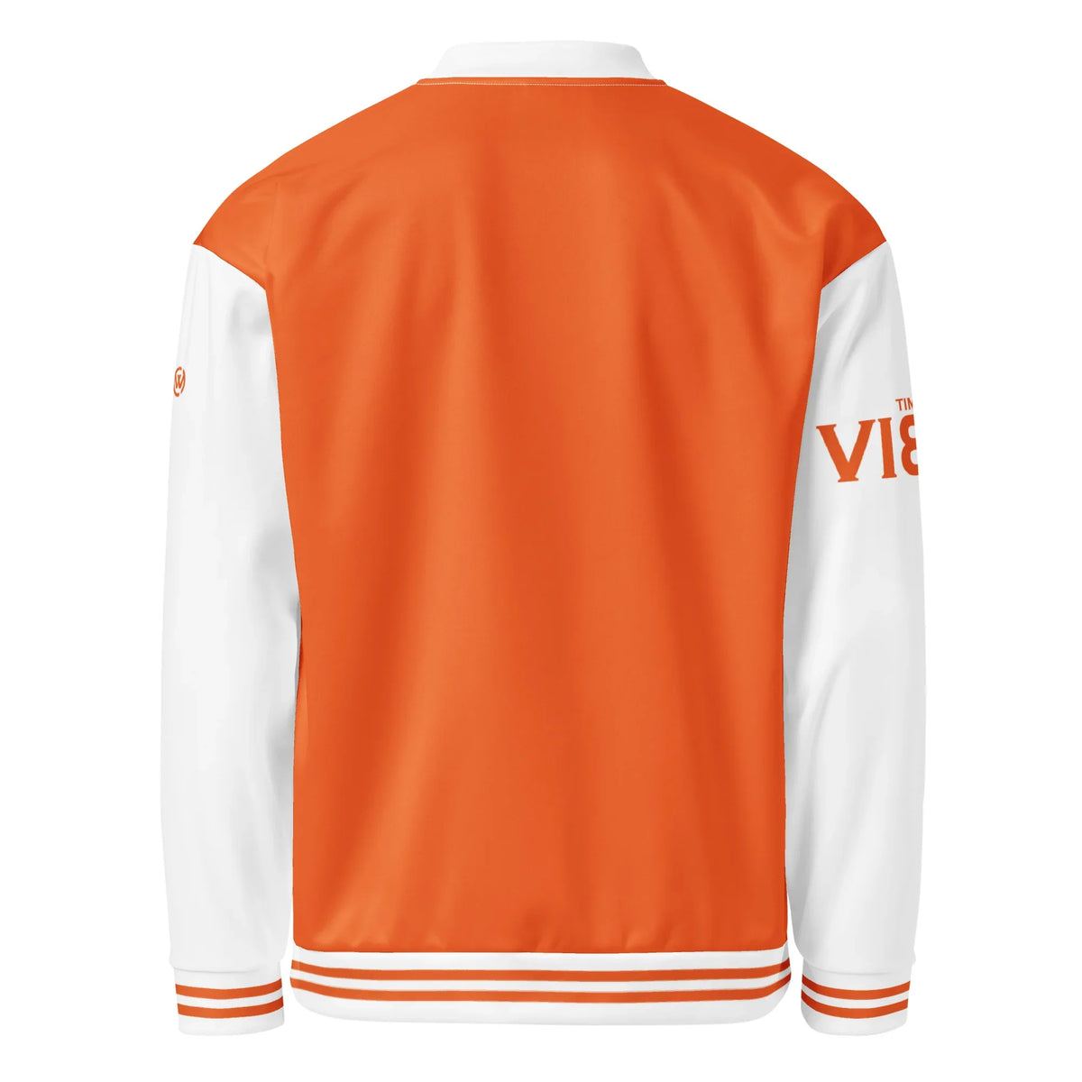 Rückansicht der CREWILD Collegejacke in Orange und Weiß für Unisex.