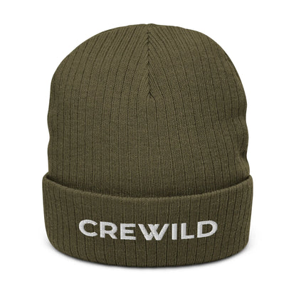 Olivgrüne CREWILD Beanie Strickmütze mit weißem Schriftzug auf dem Umschlag