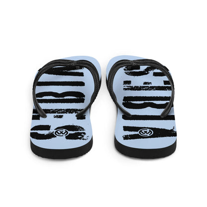 Hellblaue CREWILD Flip-Flops mit schwarzen Streifen und Logo-Print