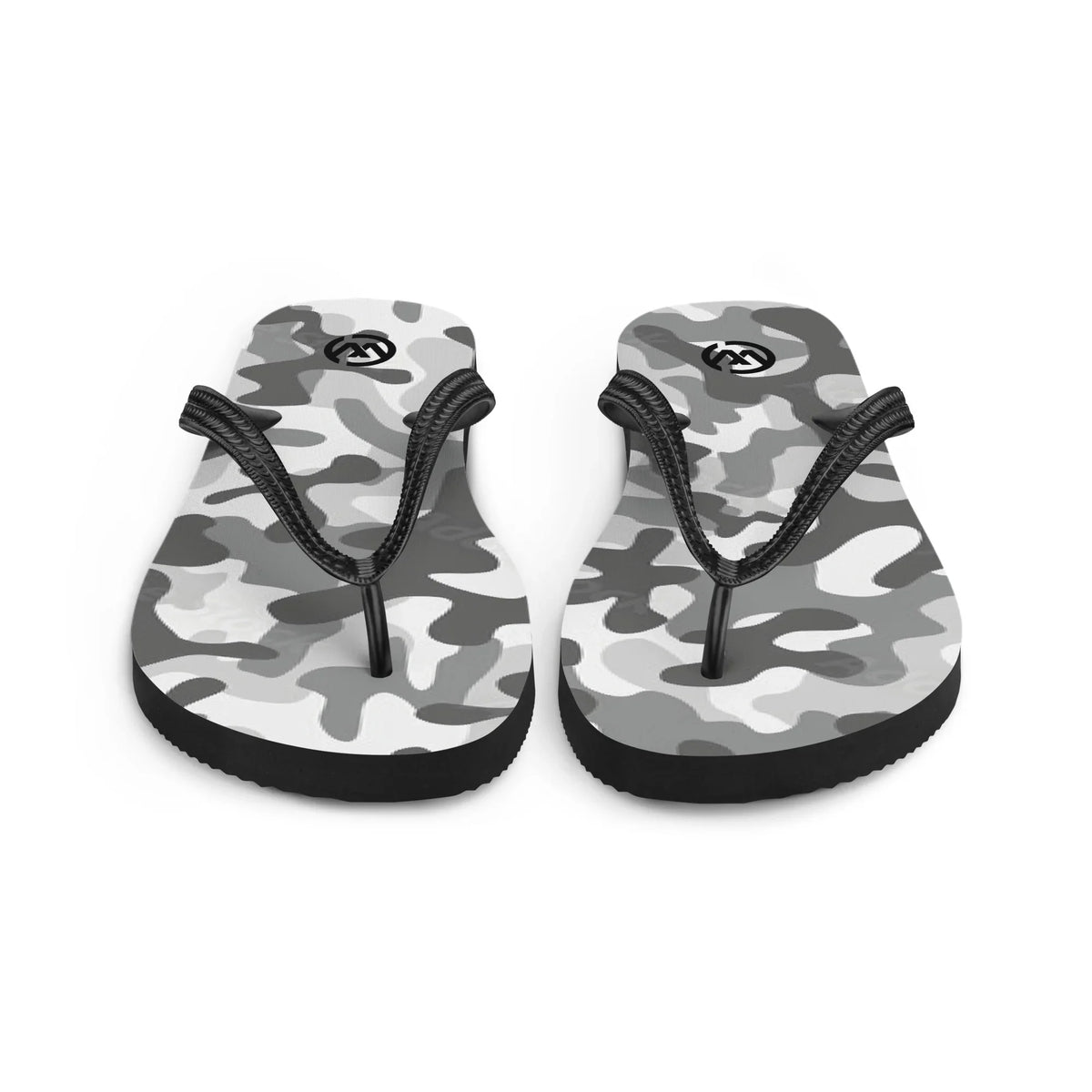 Paar CREWILD Flip-Flops mit grauem Camouflage-Muster auf weißem Hintergrund