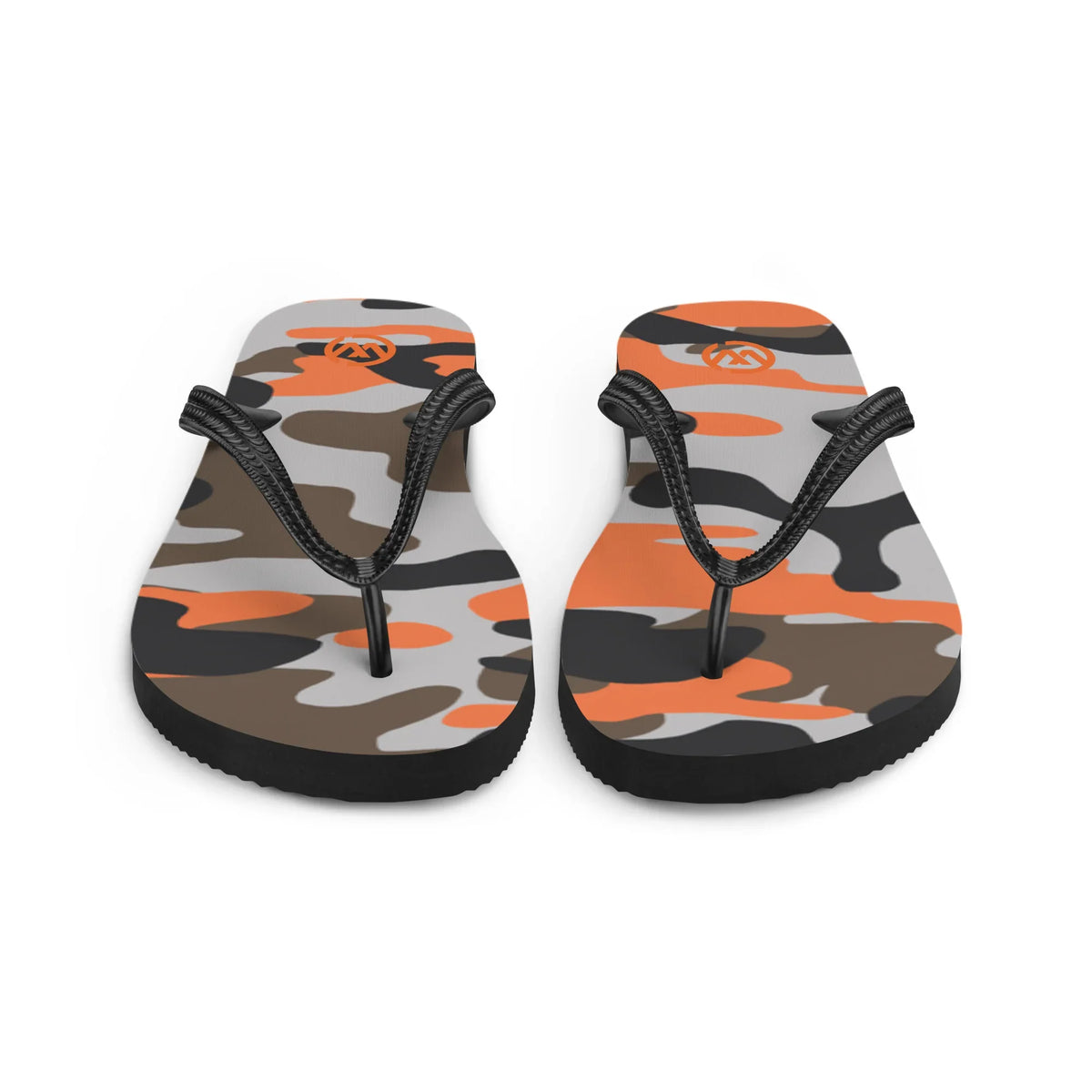 CREWILD Flip-Flops mit orange-grauem Camouflage-Muster auf weißem Hintergrund