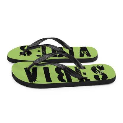 Grüne CREWILD Flip-Flops mit schwarzem Riemen und VIBES-Schriftzug