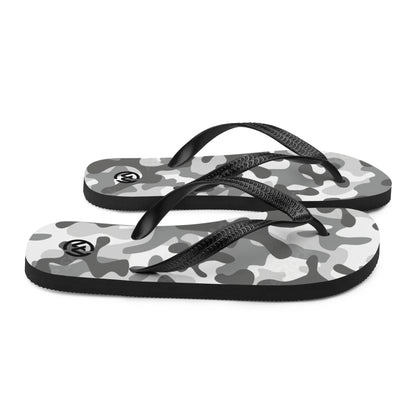 CREWILD Flip-Flops mit grauem Camouflage-Muster und schwarzen Riemen