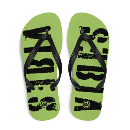 Grüne CREWILD Flip-Flops mit schwarzen Grafik-Prints und Logo