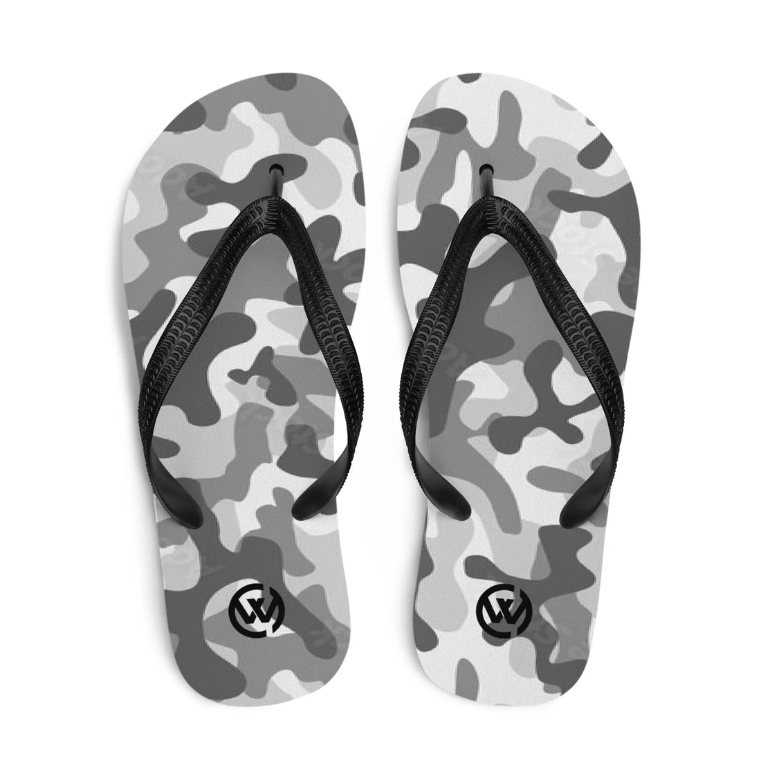 Ein Paar CREWILD Flip-Flops mit grauem Camouflage-Muster und schwarzen Riemen.