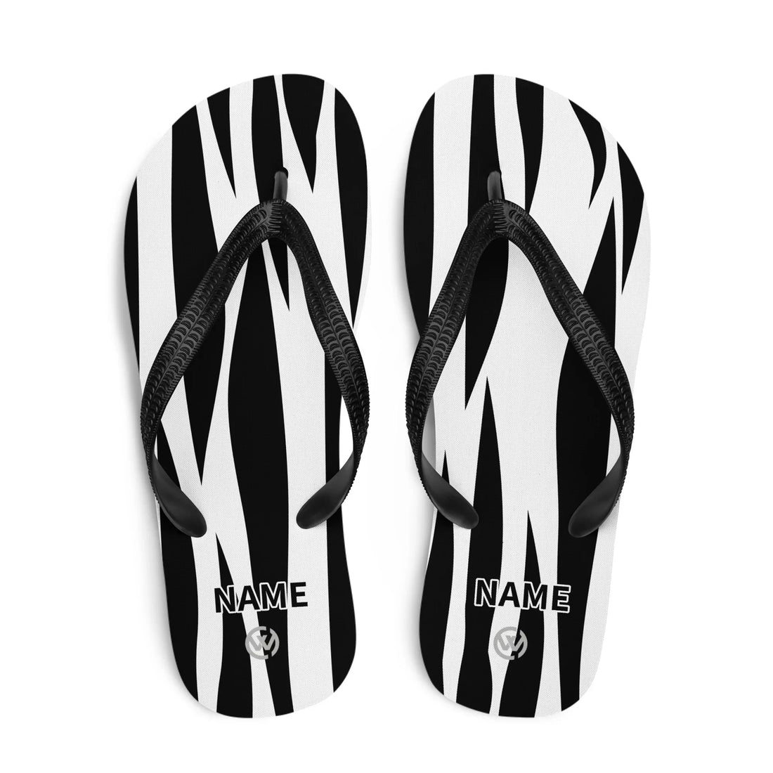 Personalisierbare CREWILD Flip-Flops mit schwarz-weißem Zebramuster und Namensfeld.
