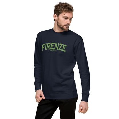 Unisex Premium Sweatshirt Navy Blazer mit grünem Firenze City Vibes Print, Modellansicht