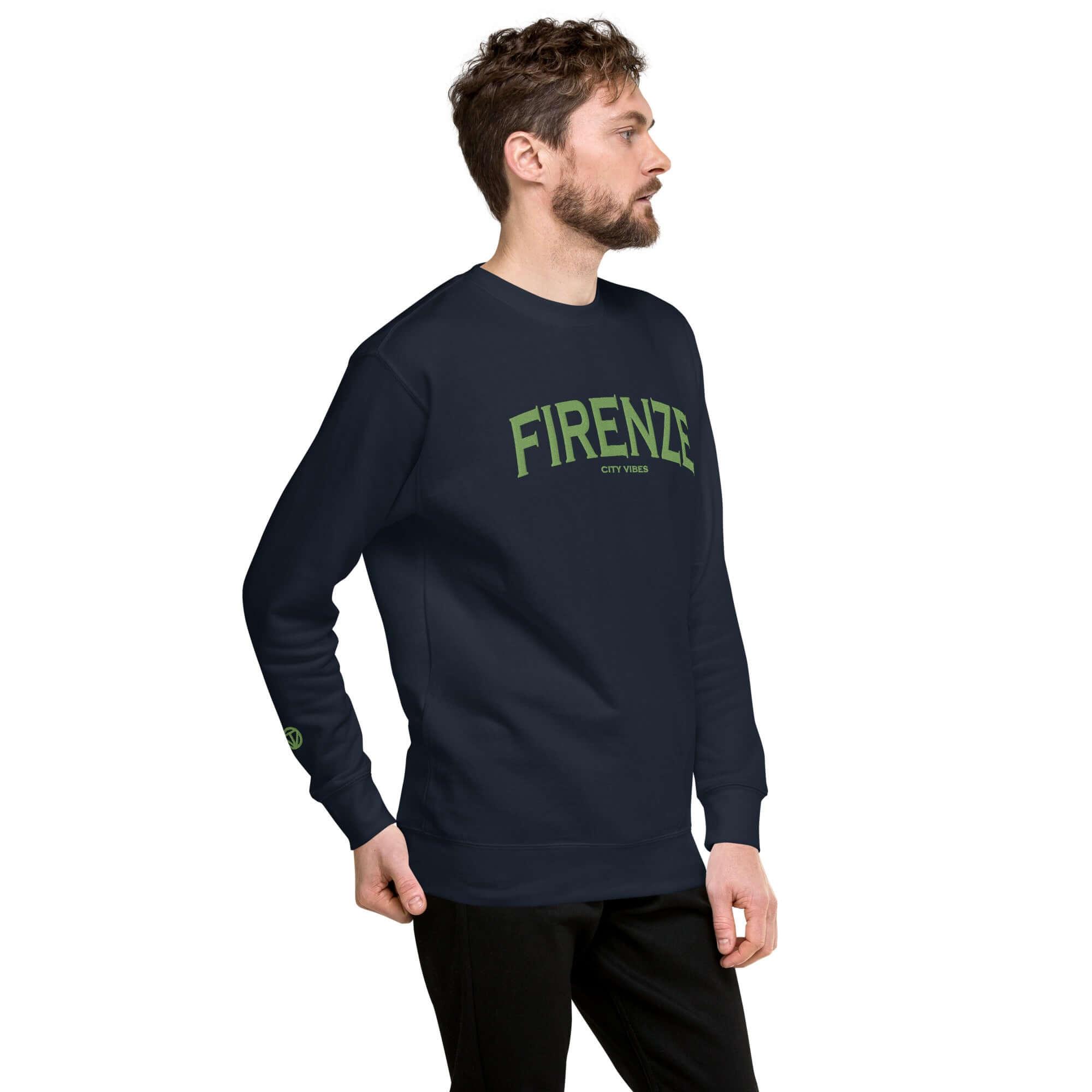 Unisex navy Sweatshirt mit grünem Firenze City Vibes Print, Modellansicht rechts