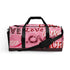 Pink Duffle Bag mit schwarzem Gurt, LOVE Schriftzug Muster, Reisetasche auf weißem Hintergrund