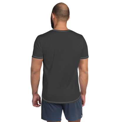 Rückansicht eines Mannes im schwarzen Herren Sport T-Shirt und kurzen Trainingshosen