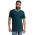 Mann trägt dunkelblaues Herren T-Shirt mit kurzem Arm, gelben Streifen und Aufschrift TIME OF VIBES