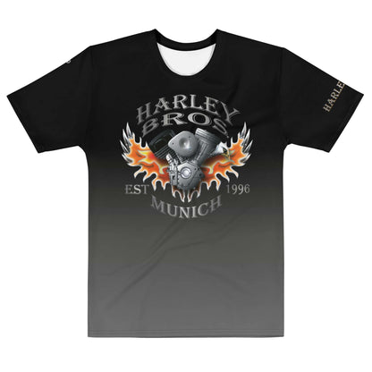 Schwarzes Männer-T-Shirt mit HARLEY BROS Munich Logo, Motorrad-Motor und Flammen-Grafik vorne.
