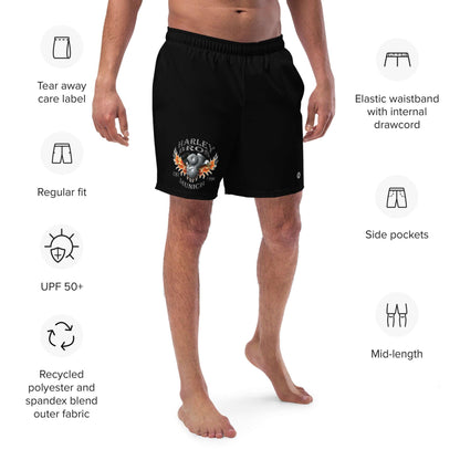 Mann trägt schwarze Harley Bros Munich Badeshorts mit Print, elastischem Bund und Seitentaschen