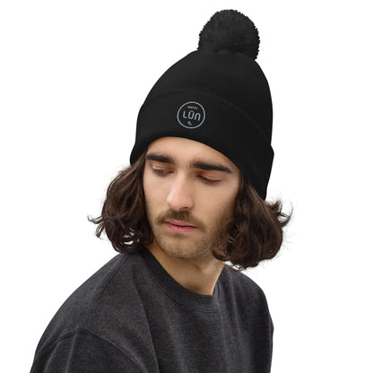 HOTEL LÜN Bommel-Beanie (Schwarz) - Time Of Vibes