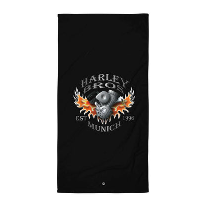 Schwarzes Handtuch mit Harley Bros Munich Logo, Flammen-Design und Motorrad-Motiv