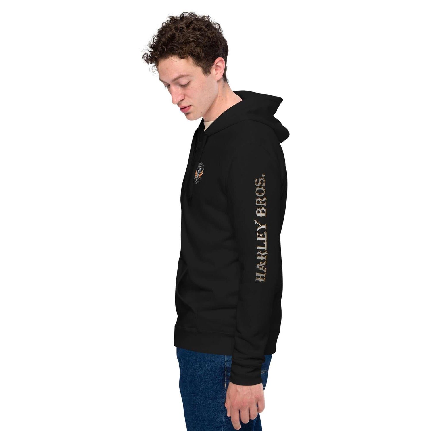 Unisex Basic Zip Hoodie schwarz, seitliche Ansicht, HARLEY BROS. Schriftzug am Ärmel, Jeans