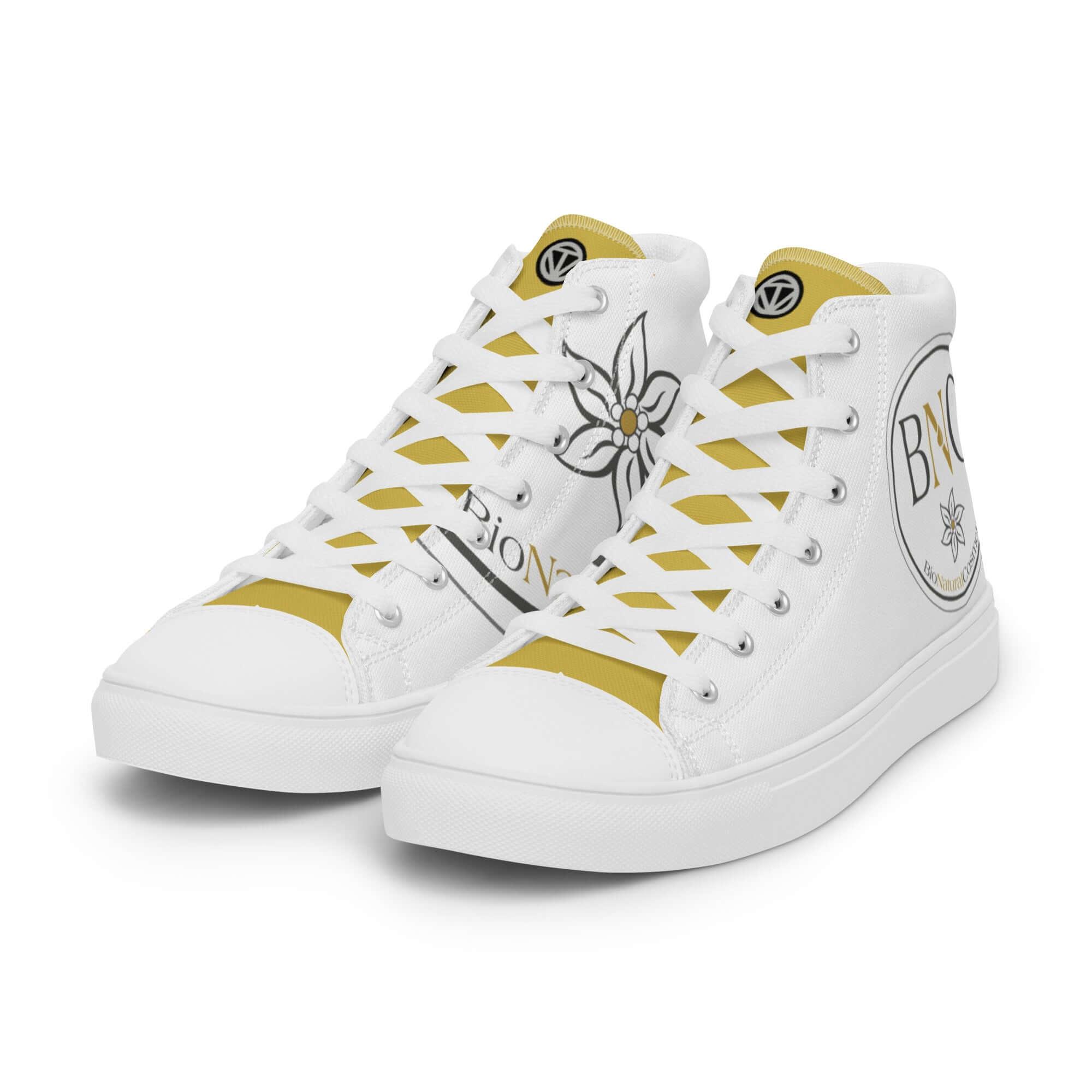 Weiße Damen High-Top Canvas Sneaker mit gelben Akzenten und Blumenmuster, seitliche Bionics Aufschrift.