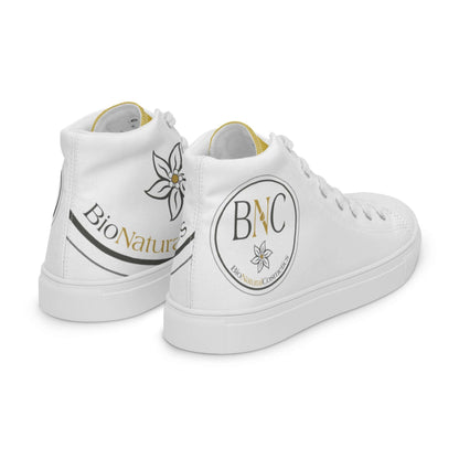 Weiße Damen High-Top Sneaker mit BioNaturalCosmetics Logo und Blütendesign auf weißem Hintergrund